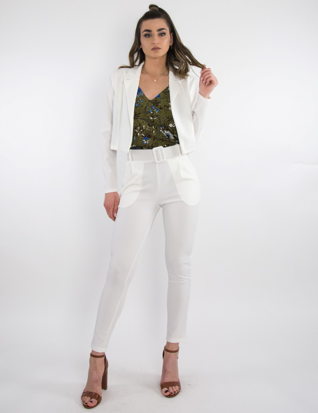 Γυναικείο λευκό υφασμάτινο σετ σακάκι παντελόνι 205113W